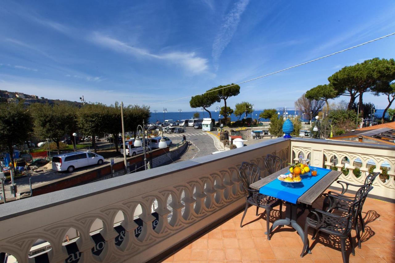 Amore Rentals - La Terrazza Sul Porto Sorrento Exterior photo